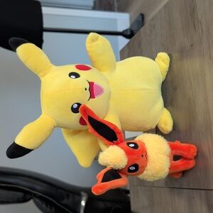 Set Of Pokemon- 2012 Flareon And 2021 Light Up Speaking Pikachu